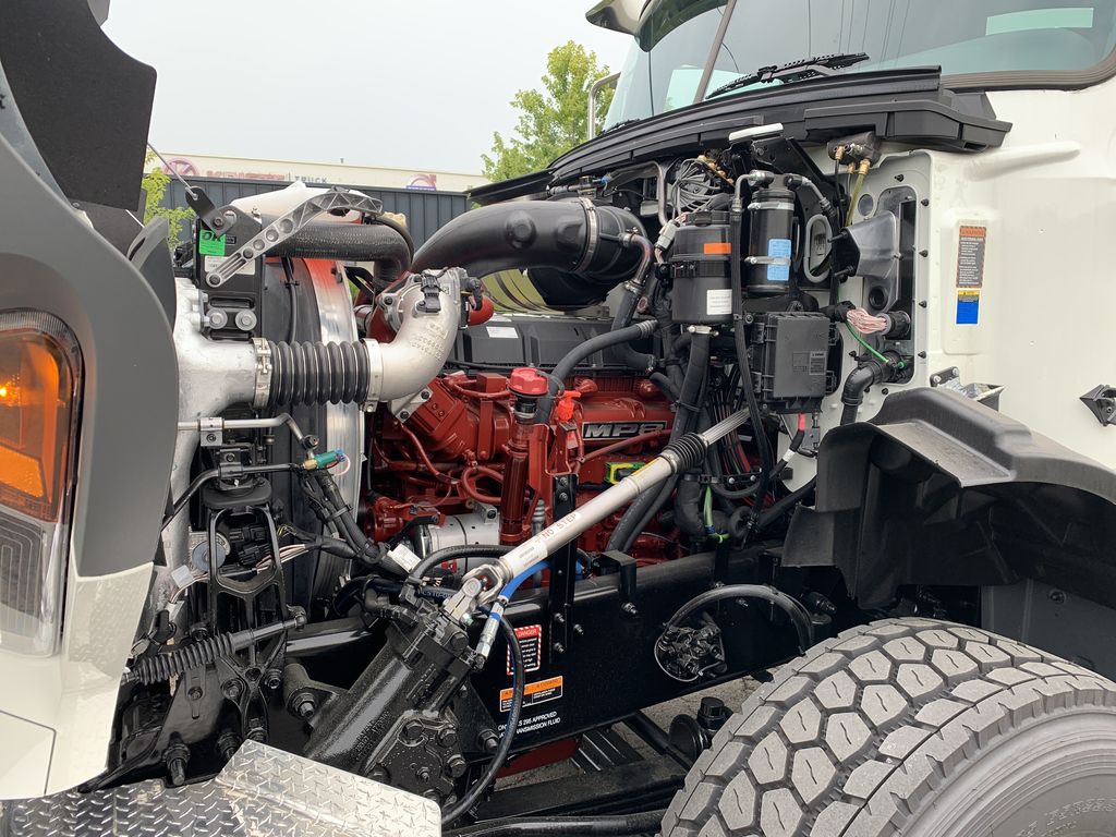 Slide images of 2027 MACK GR84B