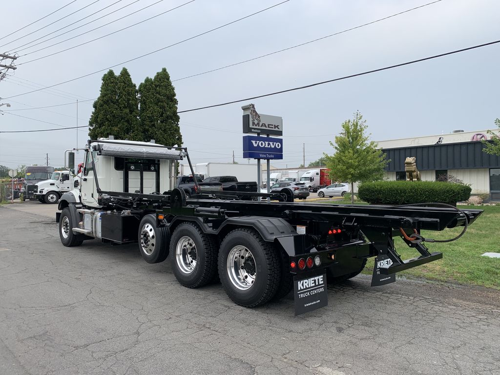 Slide images of 2027 MACK GR84B