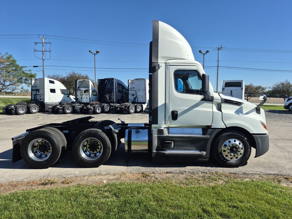Slide images of 2022 FREIGHTLINER CASCADIA 126