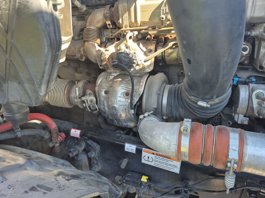 Slide images of 2022 FREIGHTLINER CASCADIA 126
