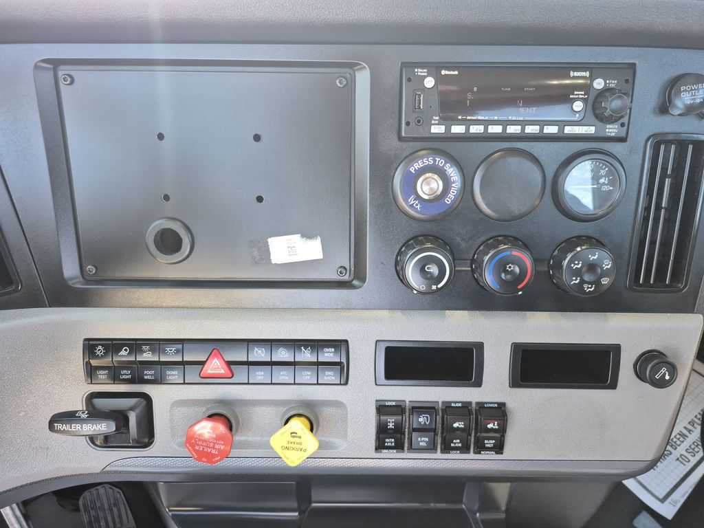 Slide images of 2022 FREIGHTLINER CASCADIA 126