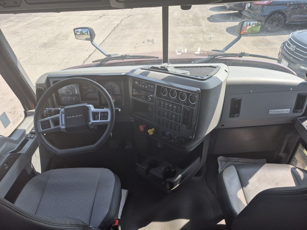 Slide images of 2019 MACK ANTHEM
