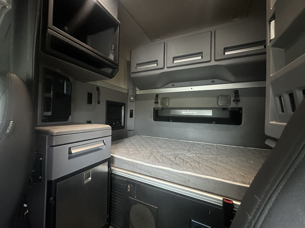 Slide images of 2020 MACK ANTHEM