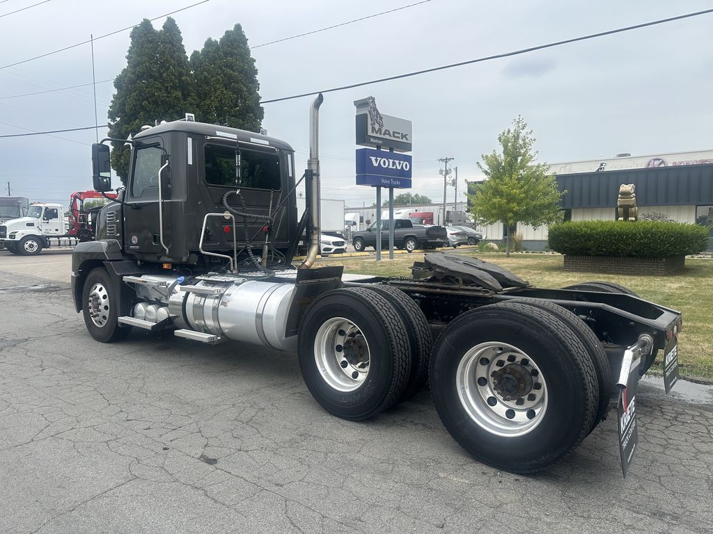 Slide images of 2021 MACK AN64T