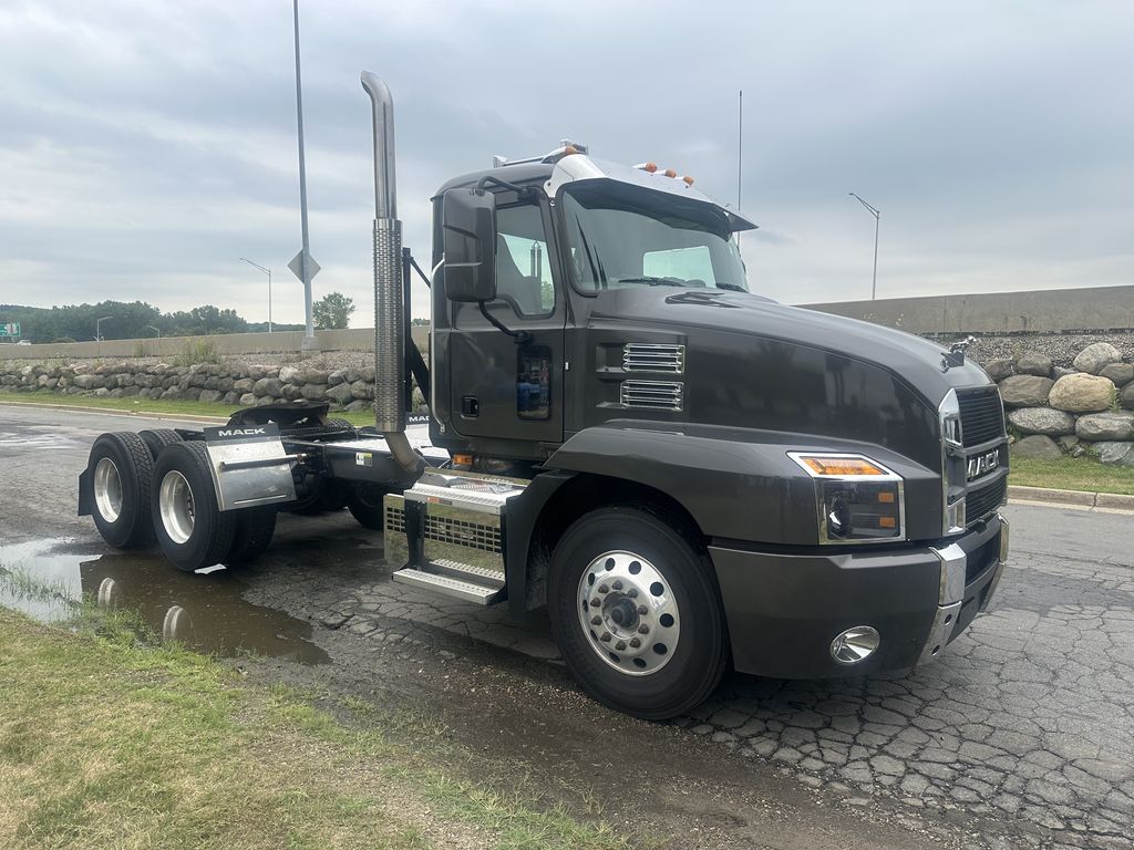 Slide images of 2021 MACK AN64T