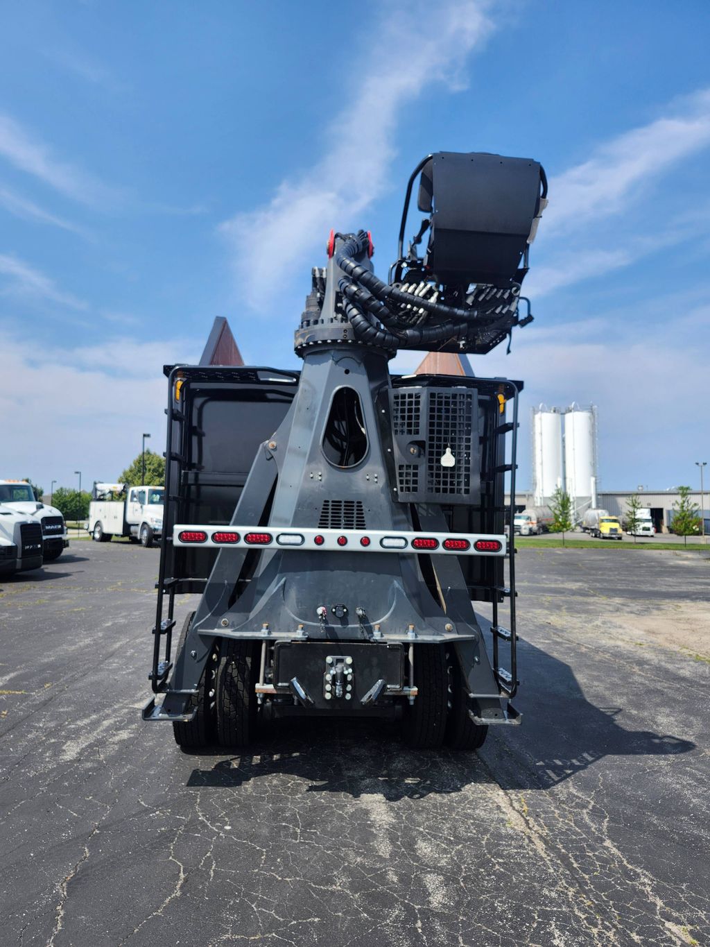 Slide images of 2026 MACK GR64B