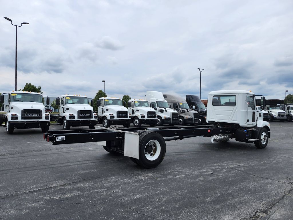 Slide images of 2026 MACK MD642