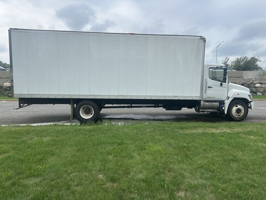 Slide images of 2019 HINO 268A