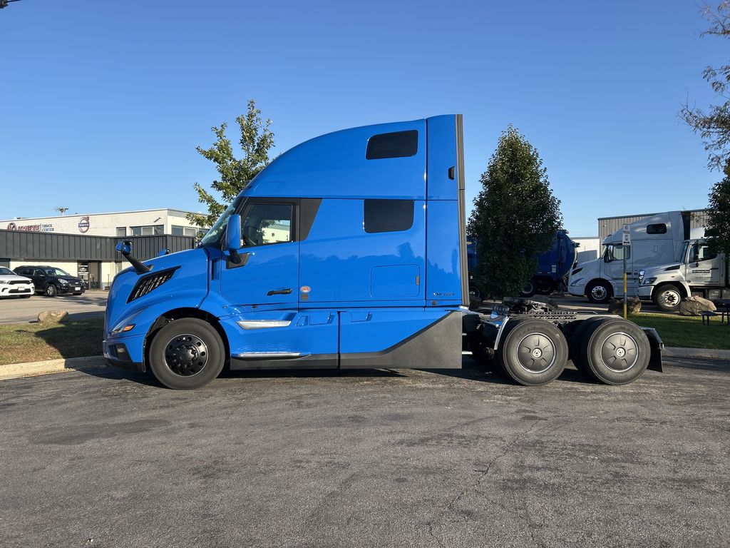 Slide images of 2027 VOLVO VNL64T860