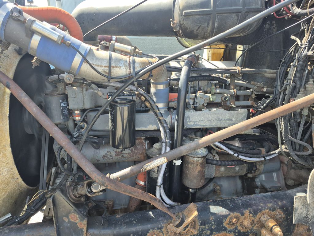 Slide images of 1995 MACK 700 