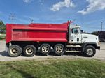Slide images of 1995 MACK 700 