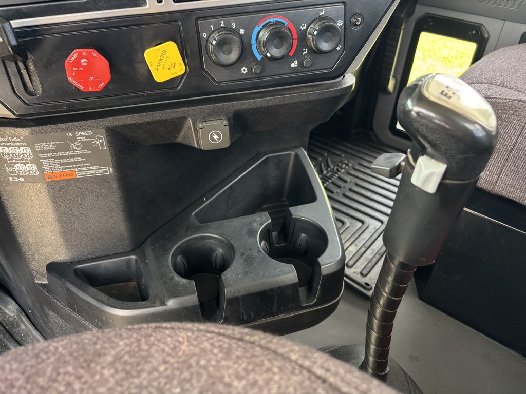 Slide images of 2022 MACK PI64T
