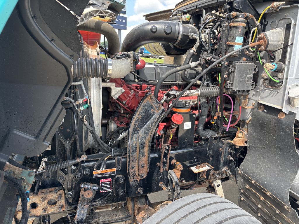 Slide images of 2022 MACK PI64T