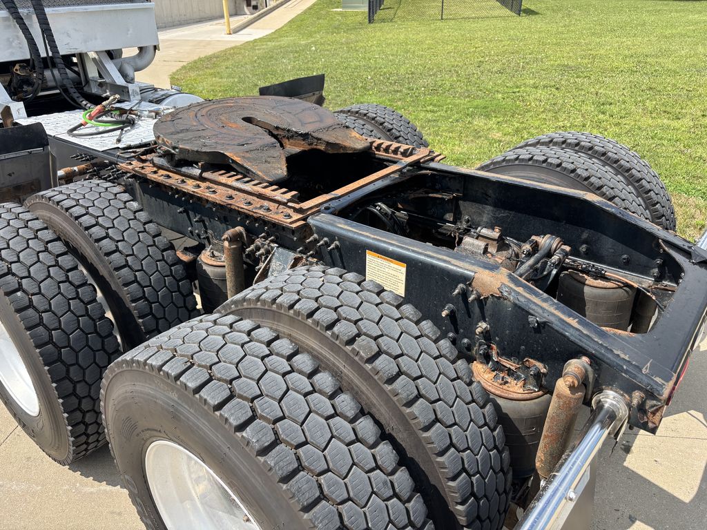 Slide images of 2022 MACK PI64T