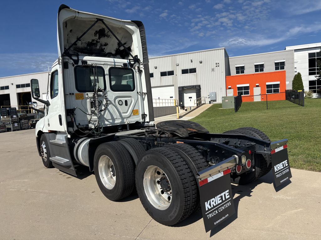 Slide images of 2022 FREIGHTLINER CASCADIA 126
