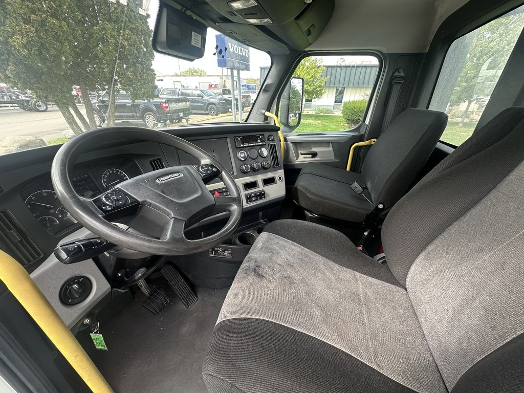 Slide images of 2022 FREIGHTLINER CASCADIA 126