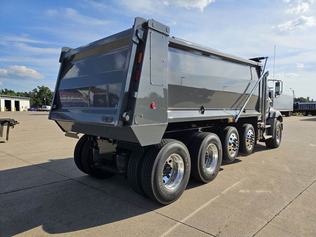 Slide images of 2027 MACK GR104B