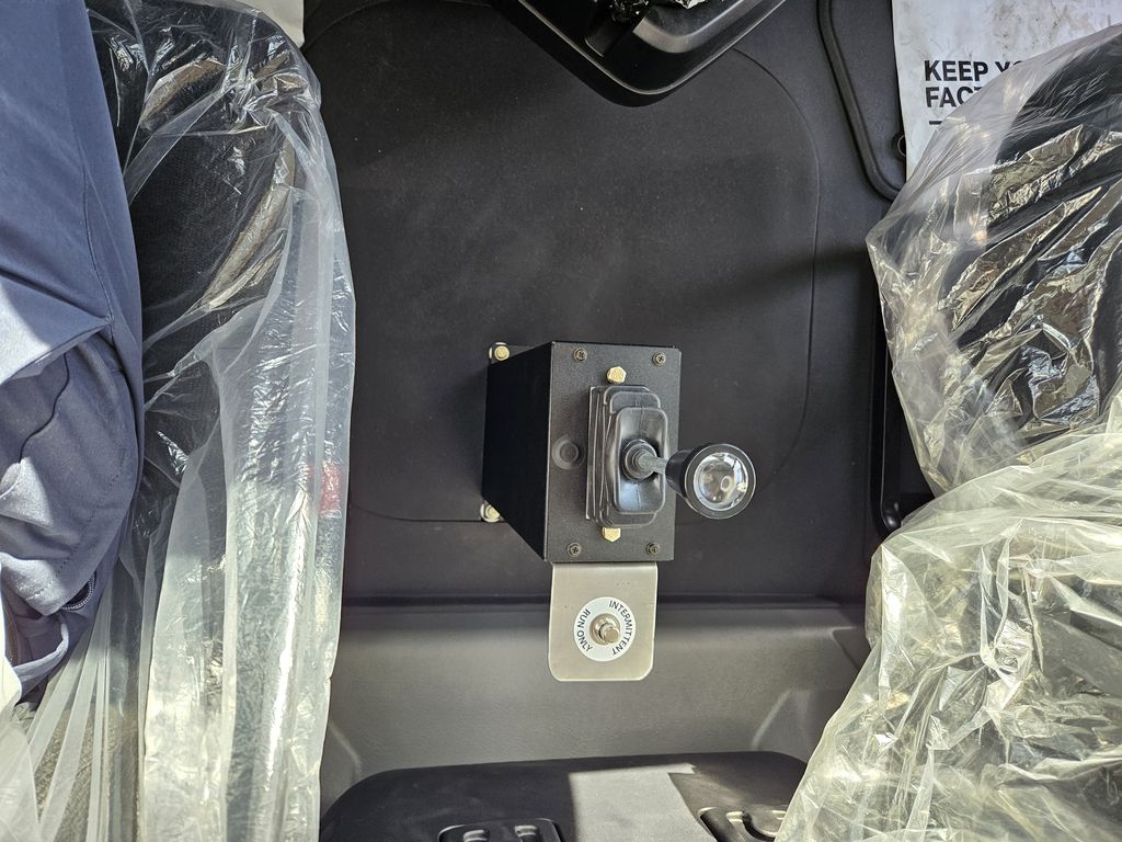 Slide images of 2027 MACK GR104B