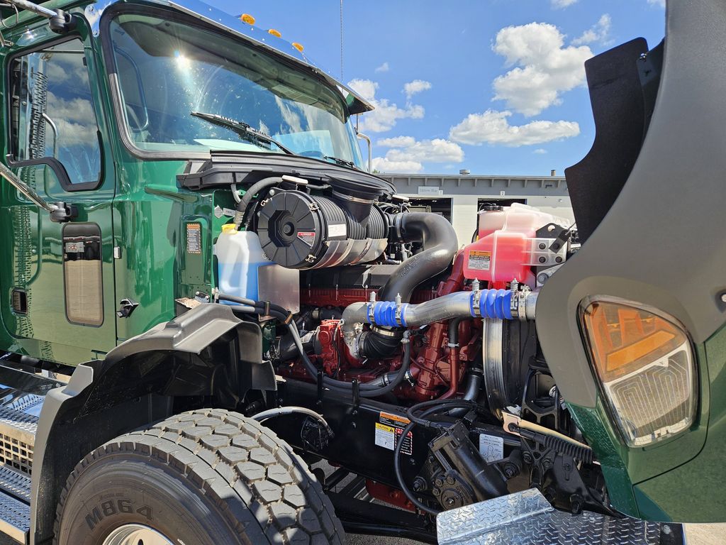 Slide images of 2027 MACK GR104B