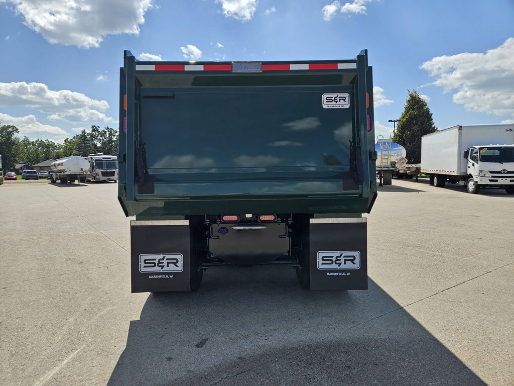 Slide images of 2027 MACK GR104B