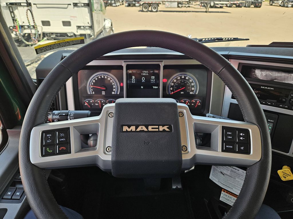 Slide images of 2027 MACK GR104B