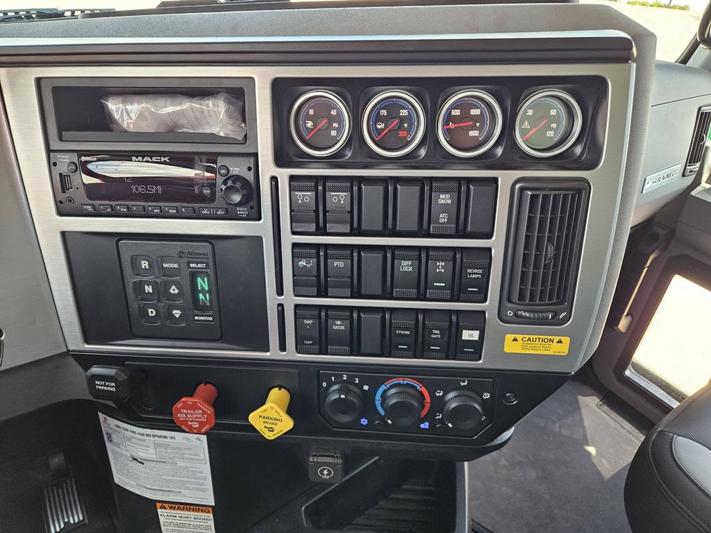 Slide images of 2027 MACK GR104B