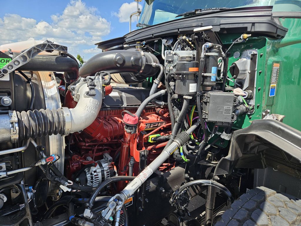 Slide images of 2027 MACK GR104B