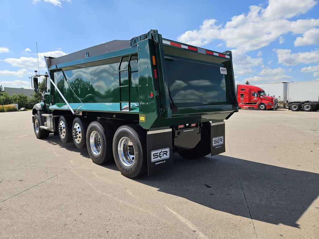 Slide images of 2027 MACK GR104B