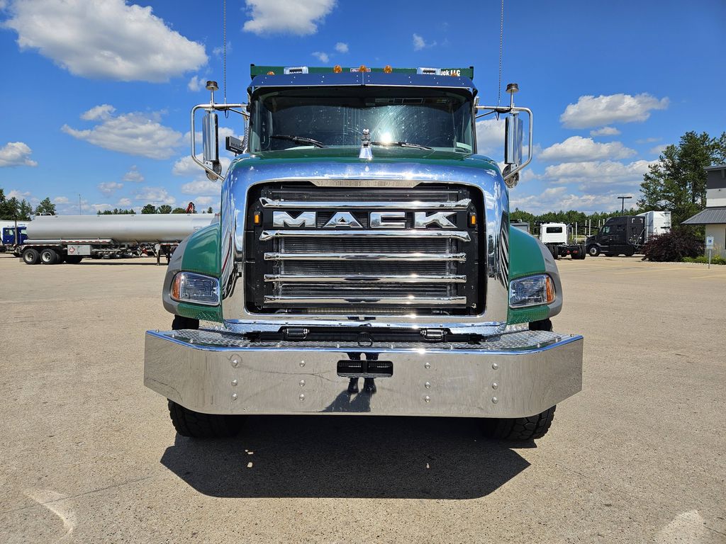 Slide images of 2027 MACK GR104B