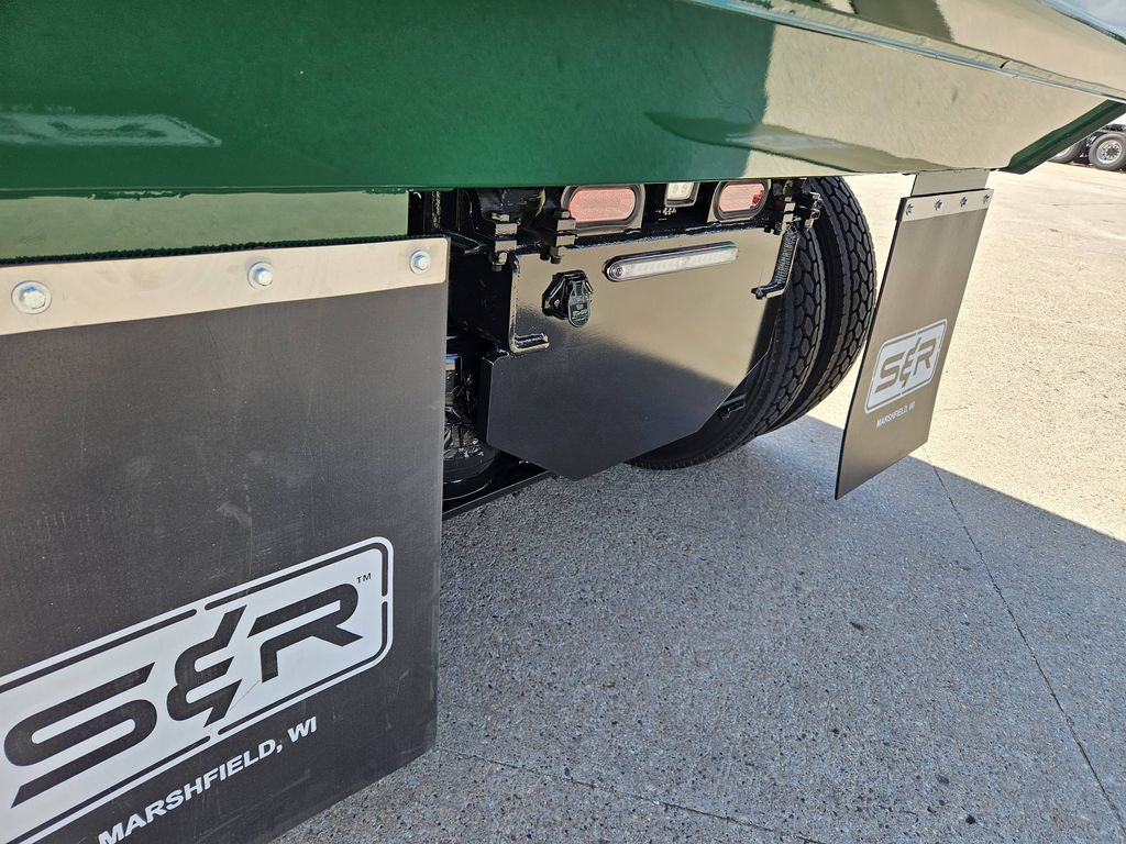 Slide images of 2027 MACK GR104B