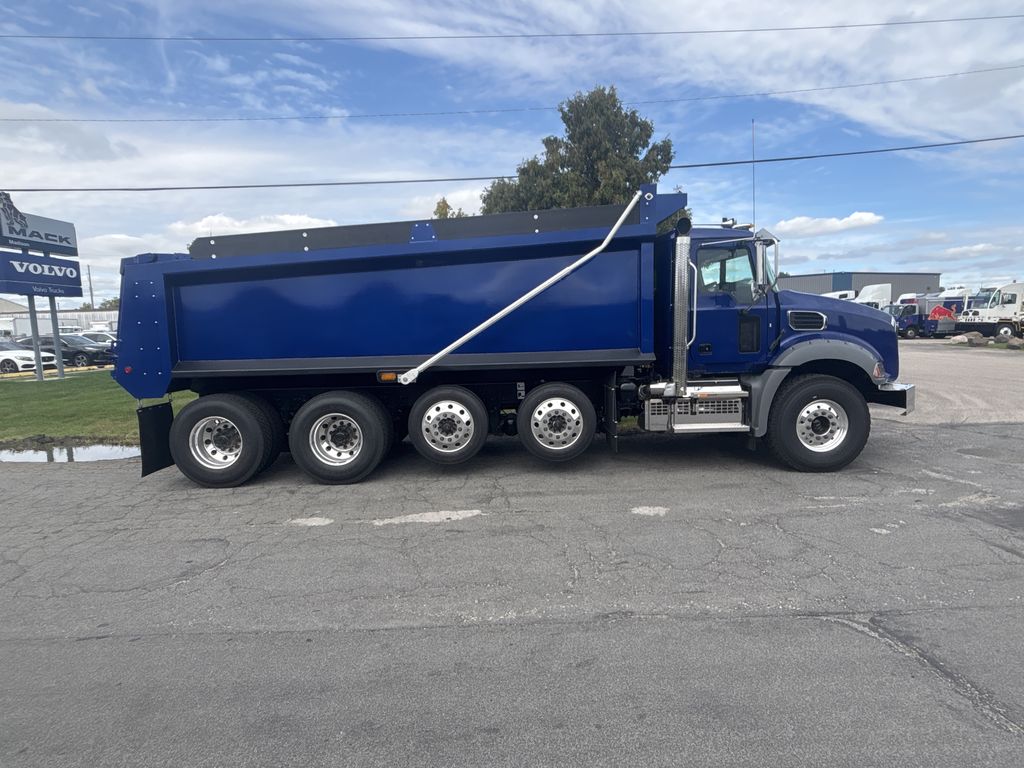Slide images of 2027 MACK GR104B