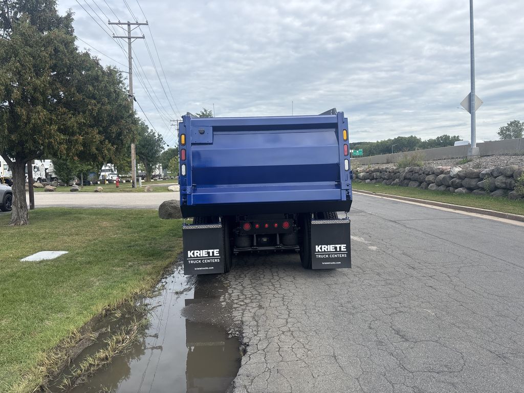 Slide images of 2027 MACK GR104B