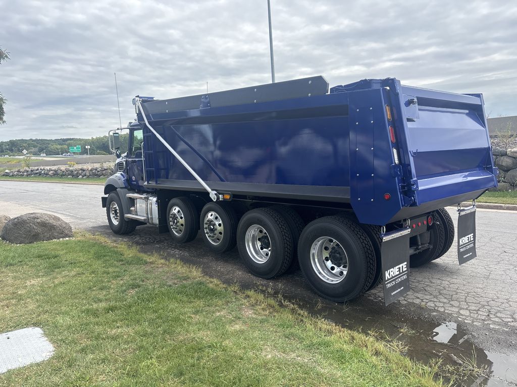 Slide images of 2027 MACK GR104B