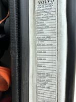 Slide images of 2023 VOLVO VNR64T300