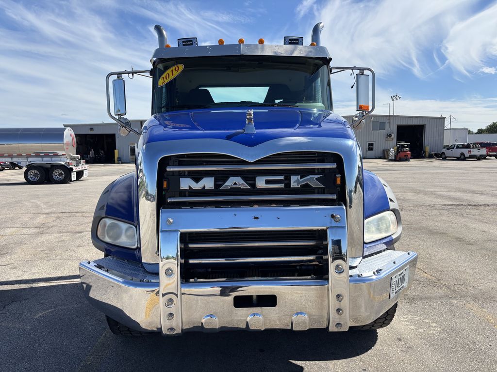 Slide images of 2019 MACK GRANITE