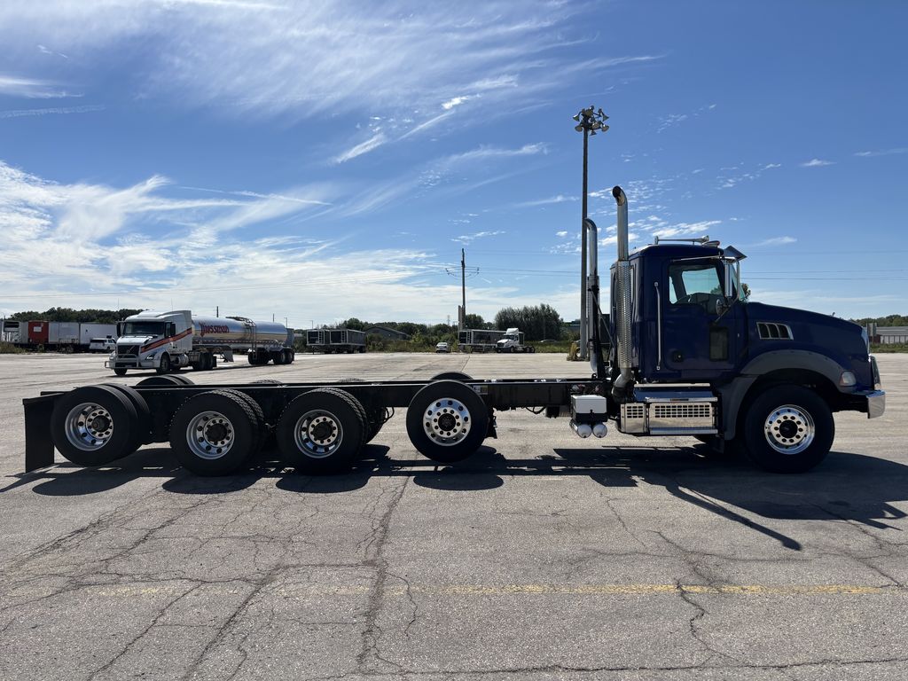 Slide images of 2019 MACK GRANITE