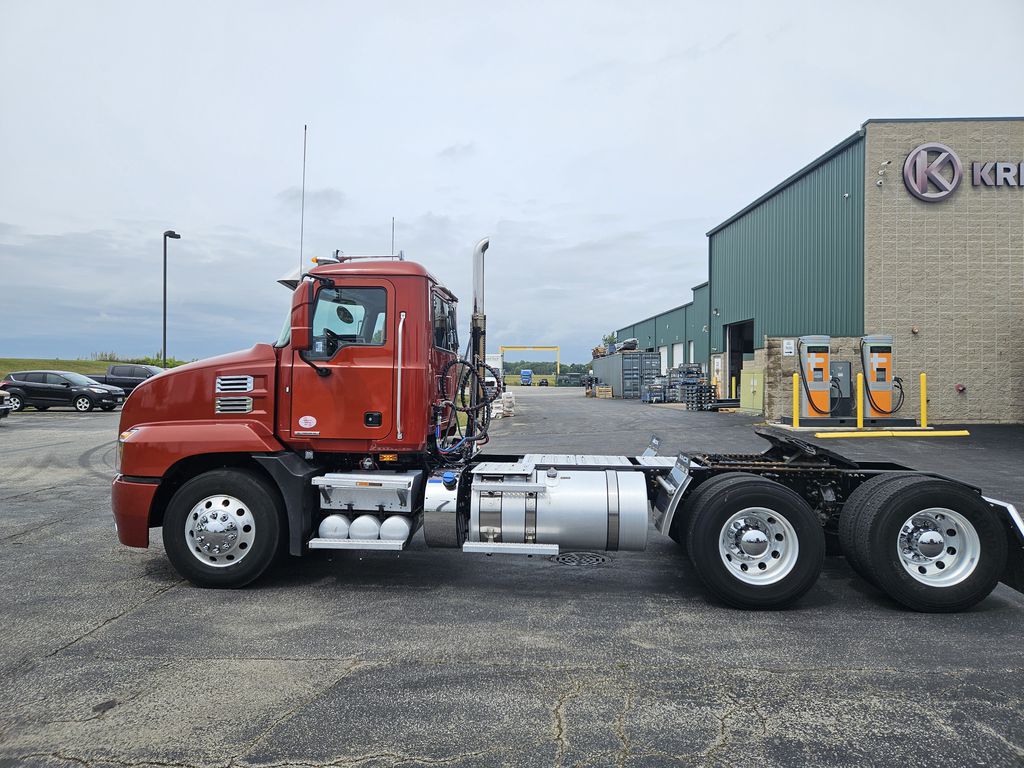 Slide images of 2021 MACK AN64T