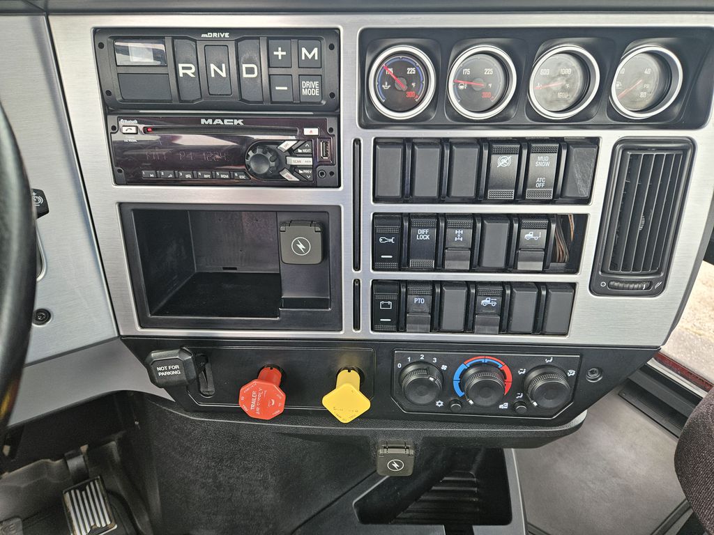 Slide images of 2021 MACK AN64T