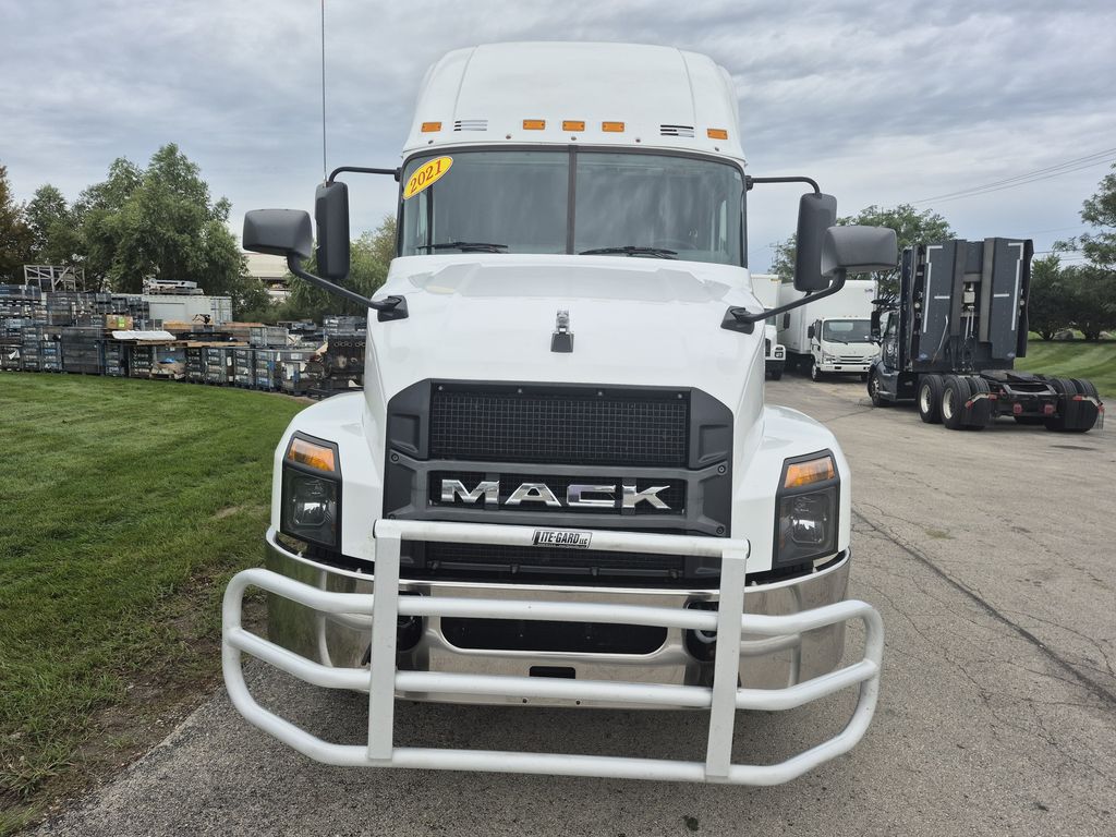 Slide images of 2021 MACK AN64T