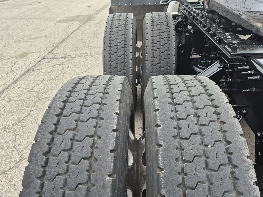 Slide images of 2021 MACK AN64T
