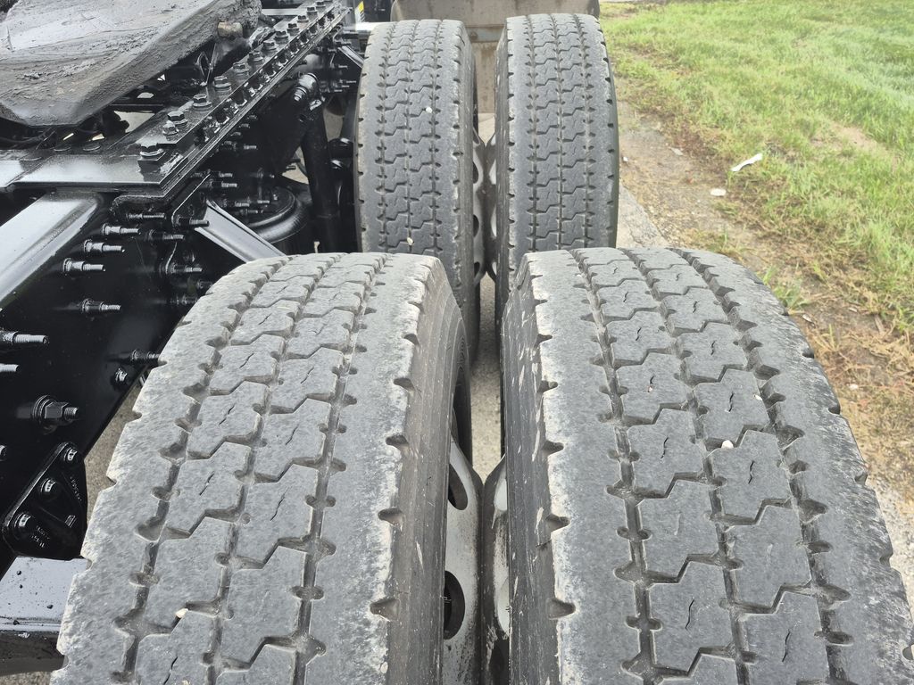 Slide images of 2021 MACK AN64T