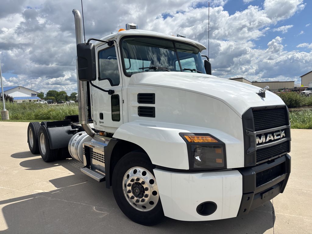 Slide images of 2021 MACK AN64T