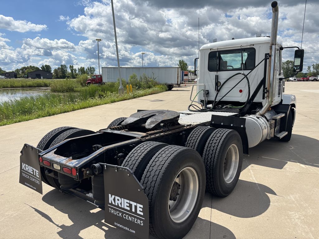 Slide images of 2021 MACK AN64T