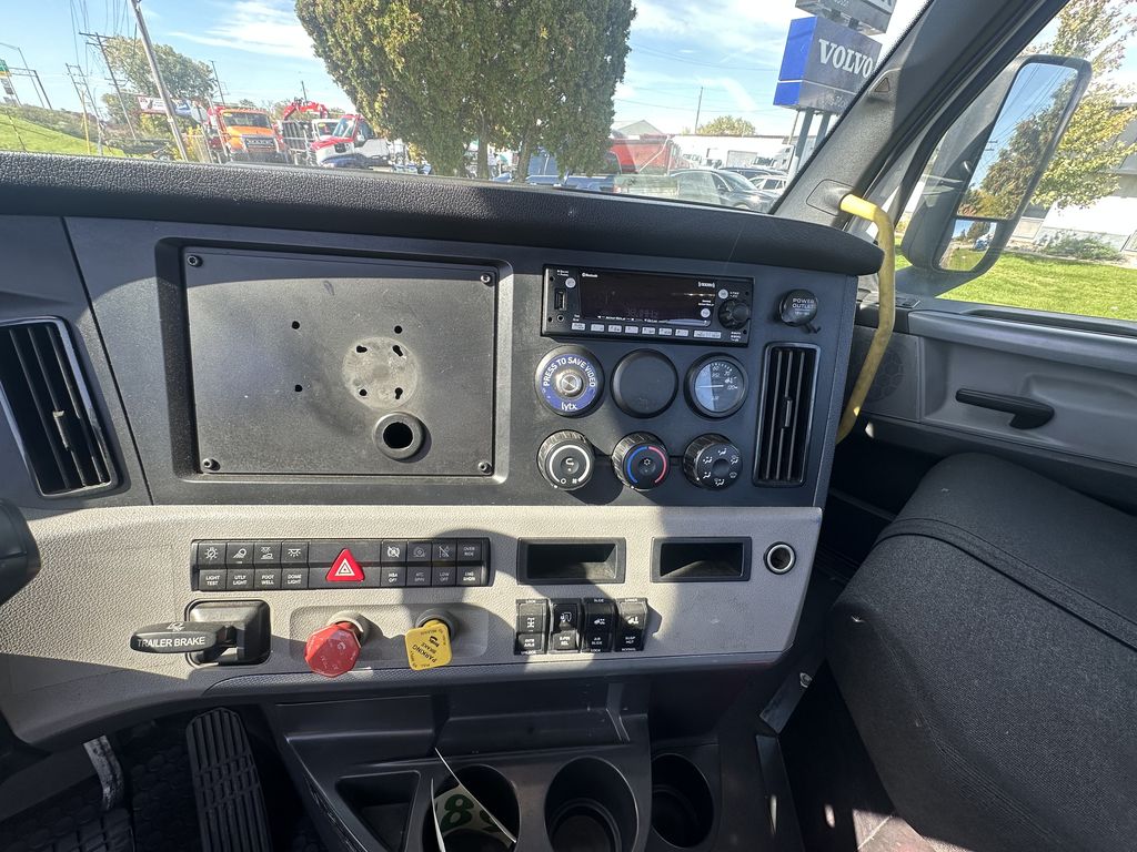 Slide images of 2022 FREIGHTLINER CASCADIA 126