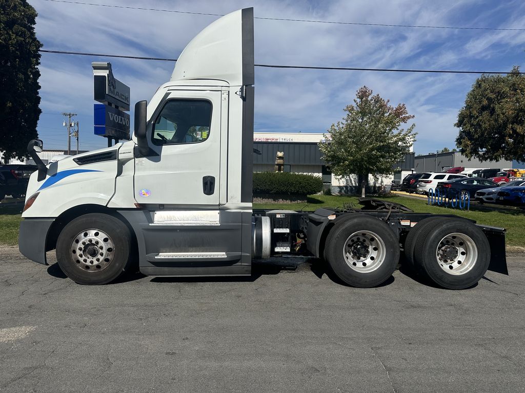 Slide images of 2022 FREIGHTLINER CASCADIA 126