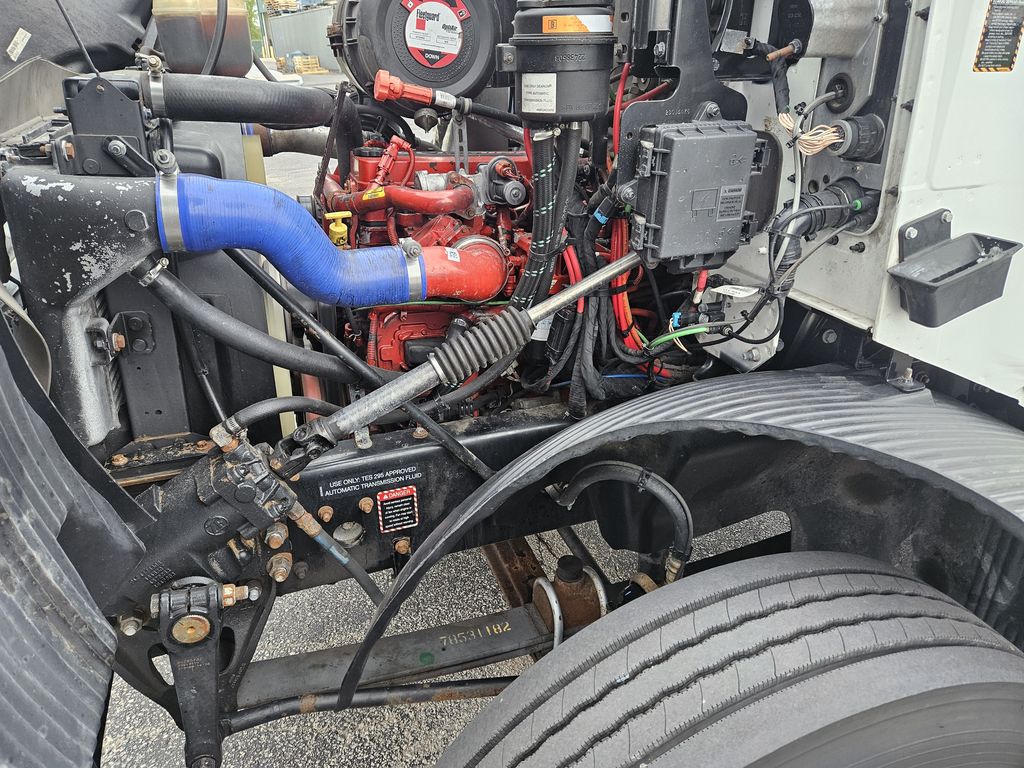 Slide images of 2021 MACK MD642