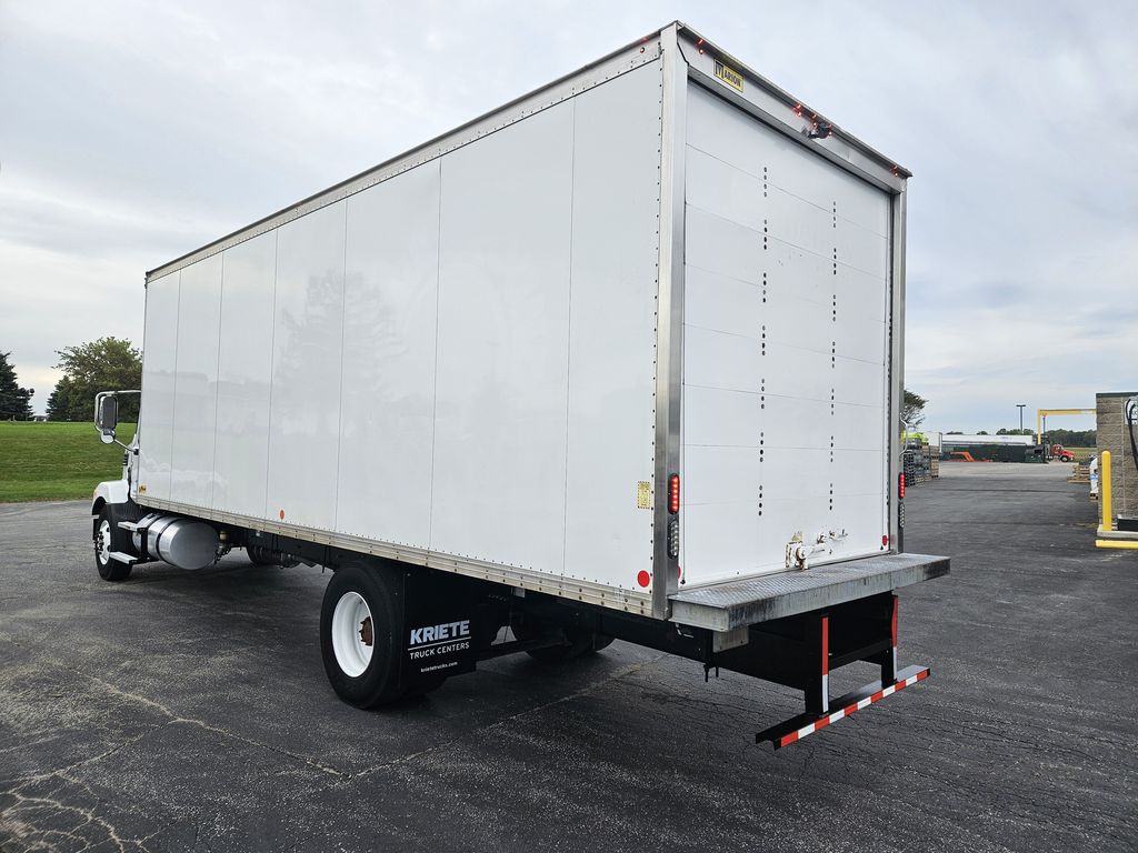 Slide images of 2021 MACK MD642