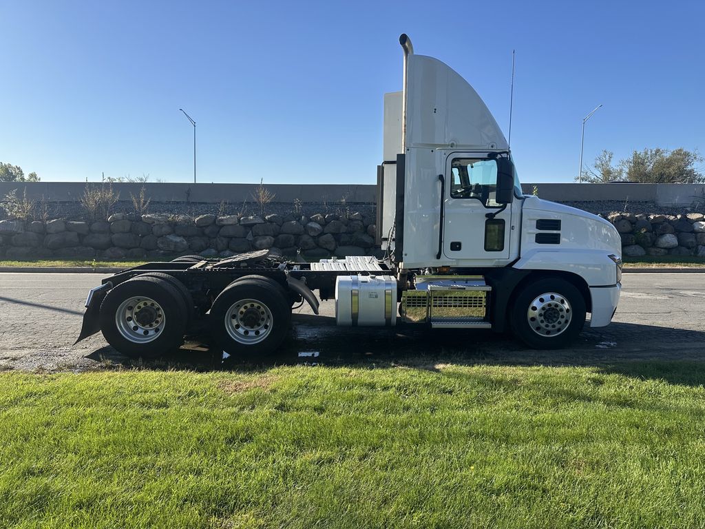 Slide images of 2020 MACK AN64T