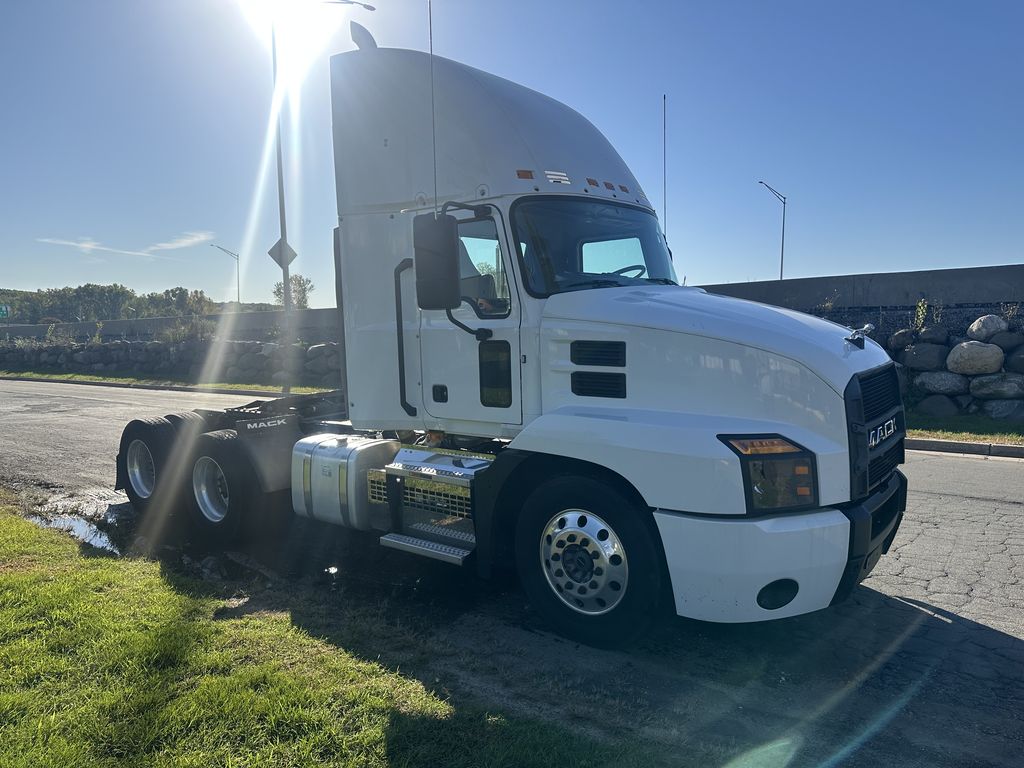 Slide images of 2020 MACK AN64T