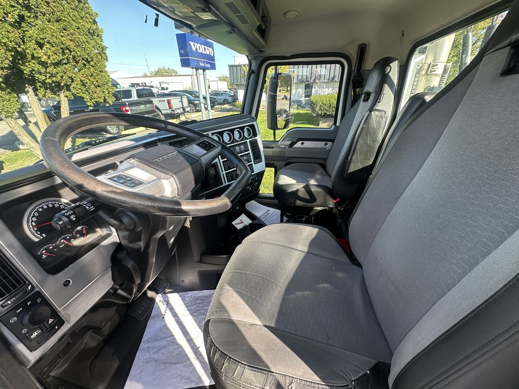 Slide images of 2020 MACK AN64T
